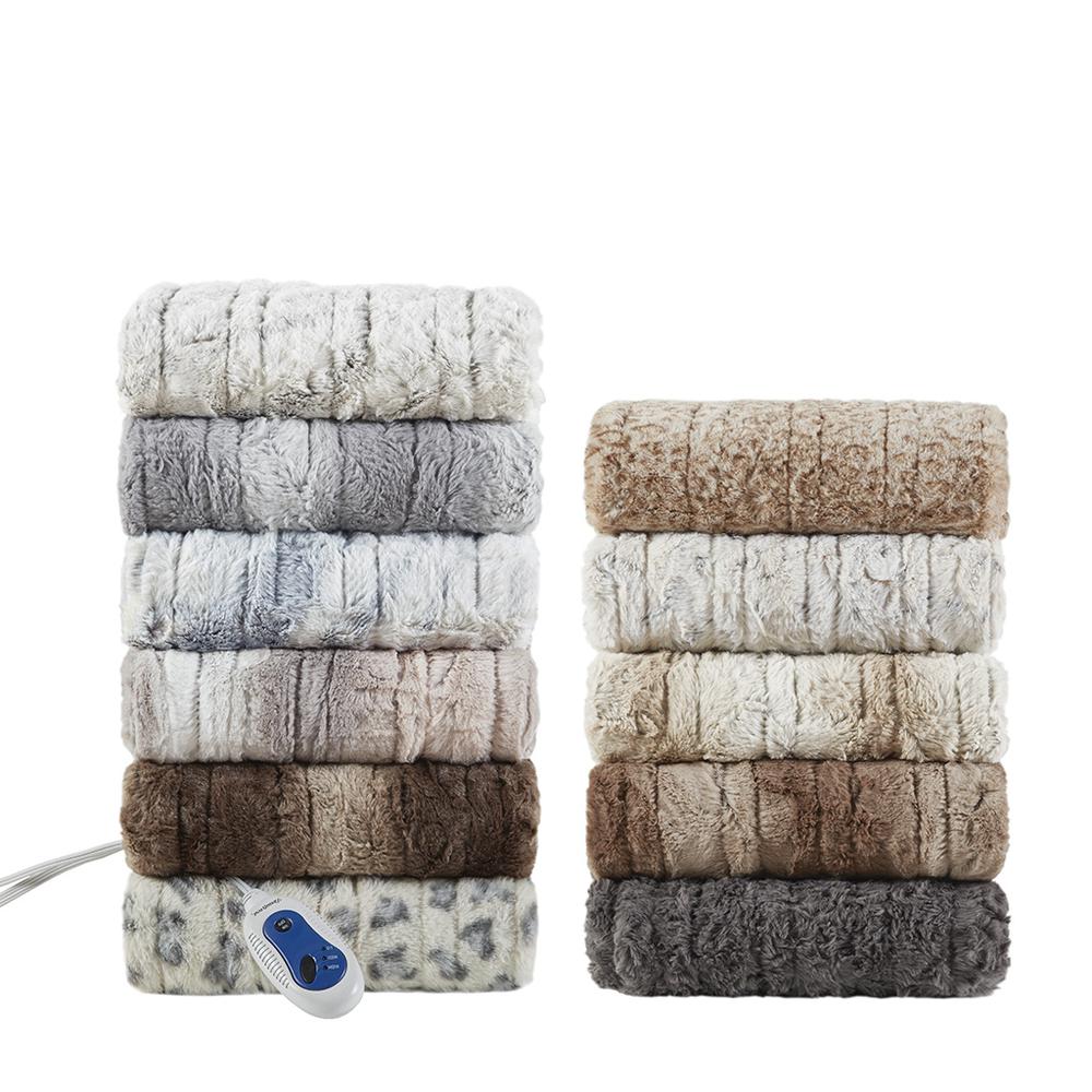 Oversized Faux Fur Heated Throw. Picture 3