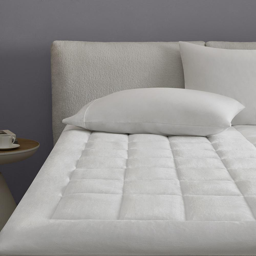 Overfilled Plush Hypoallergenic Down Alternative Waterproof Mattress Pad. Picture 1