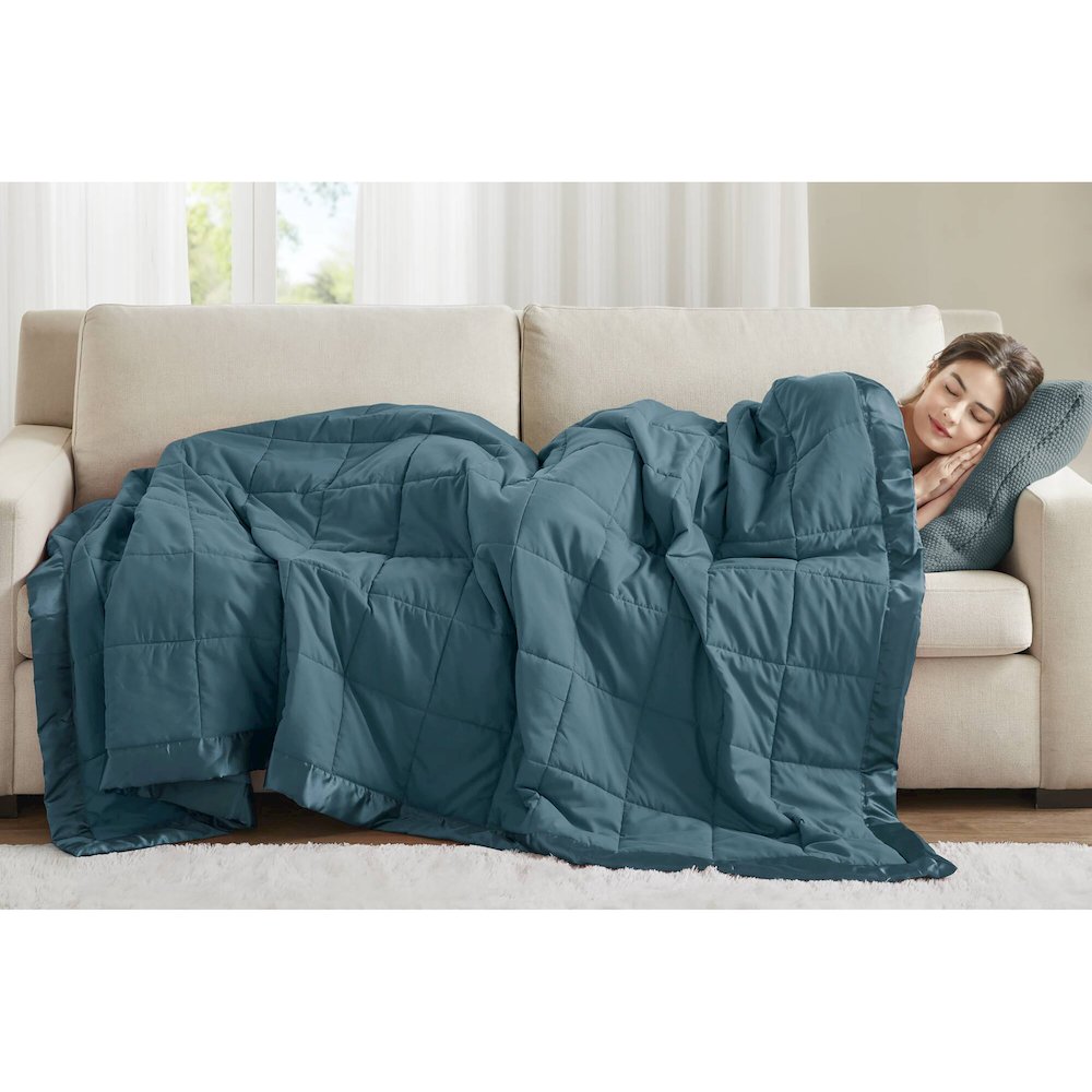 Windom Lightweight Down Alternative Blanket with Satin Trim. Picture 3