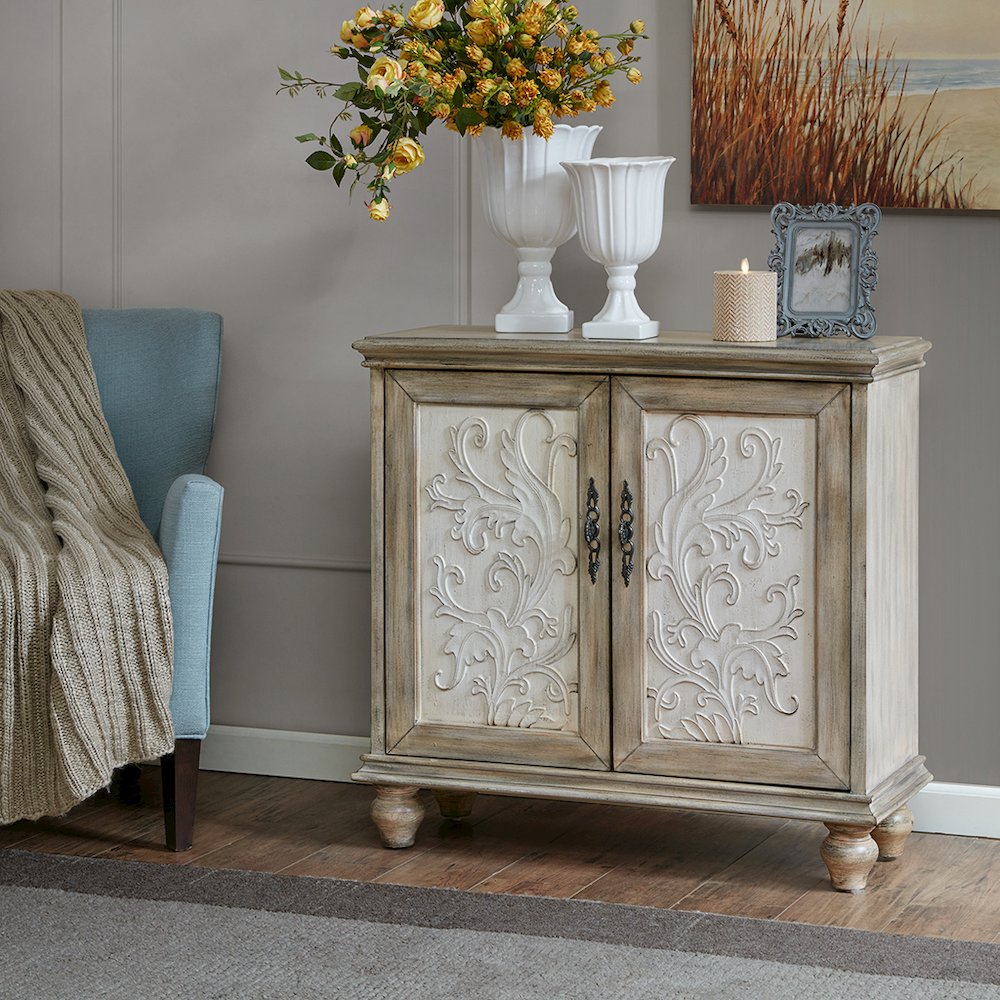 2-Door Cabinet. Picture 4