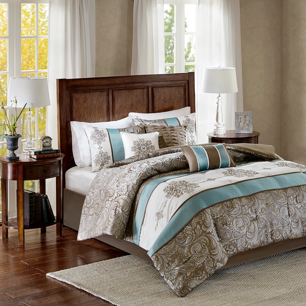 Jacquard 7 Piece Comforter Set. Picture 1