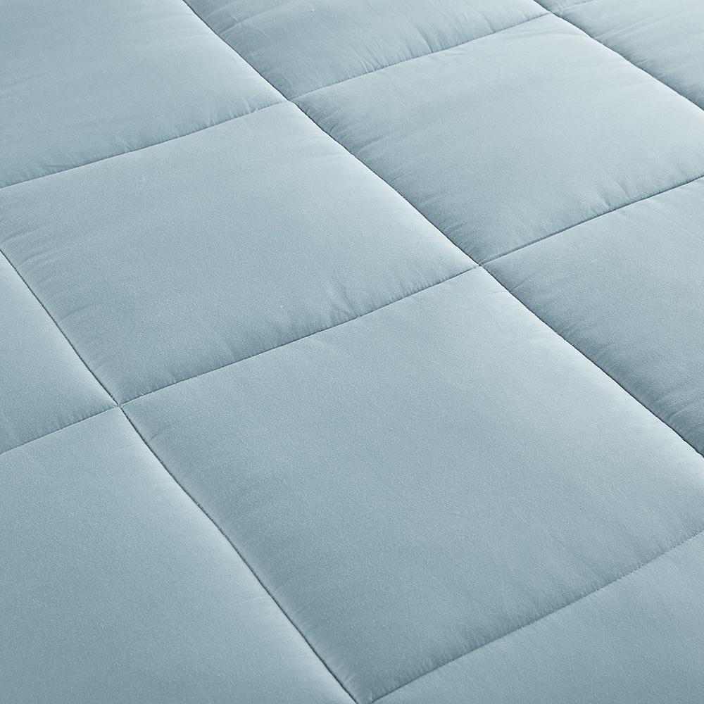 300 Thread Count Cotton Shell Luxury Down Alternative Comforter. Picture 5