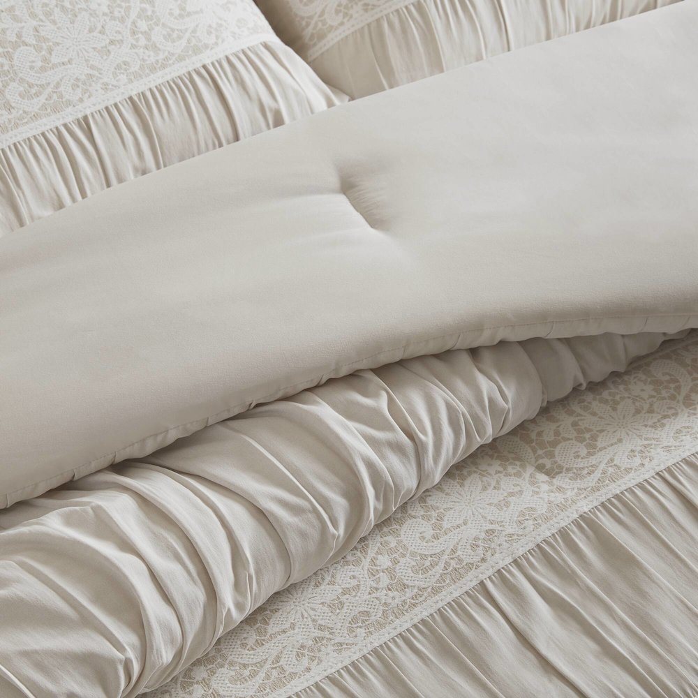 Perryn Comforter Set. Picture 5