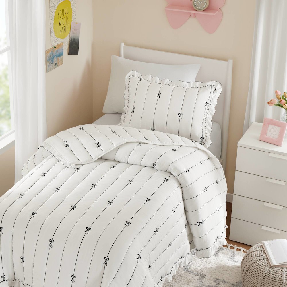 Liv Quilt Set. Picture 2
