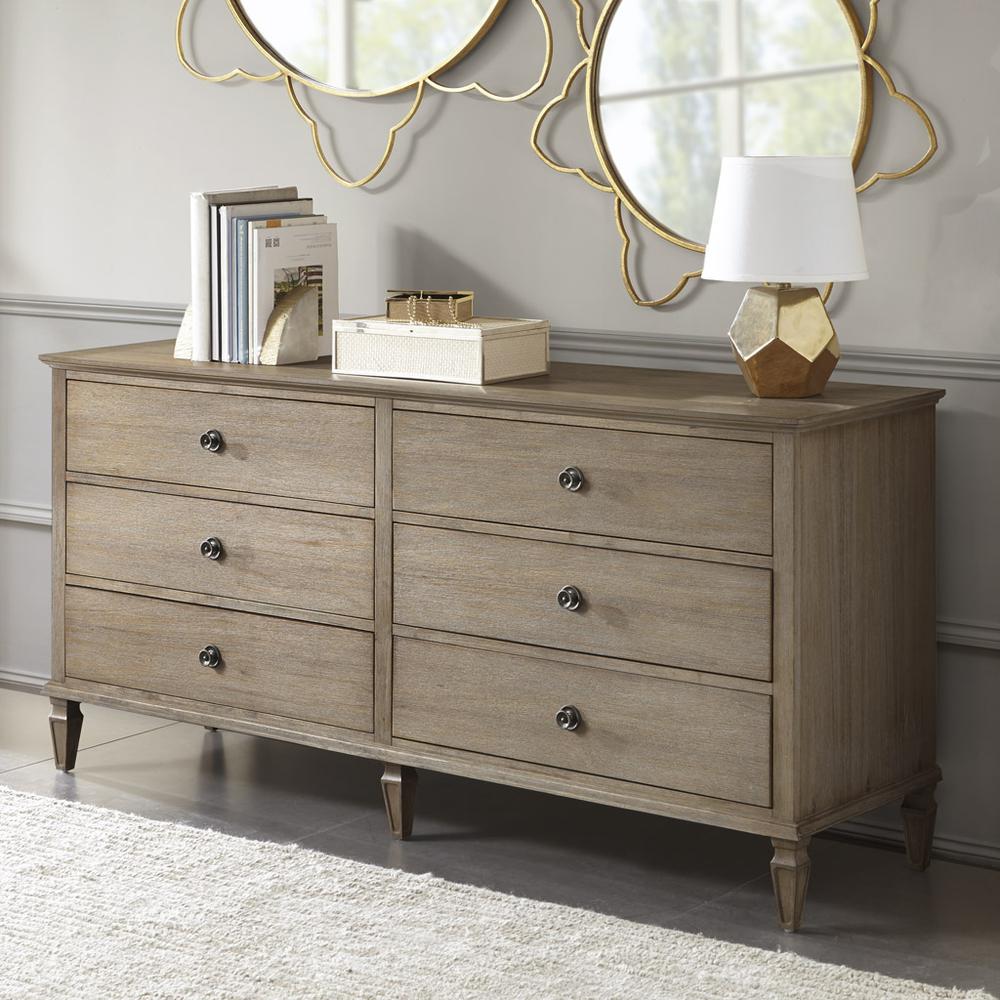6-Drawer Dresser. Picture 5