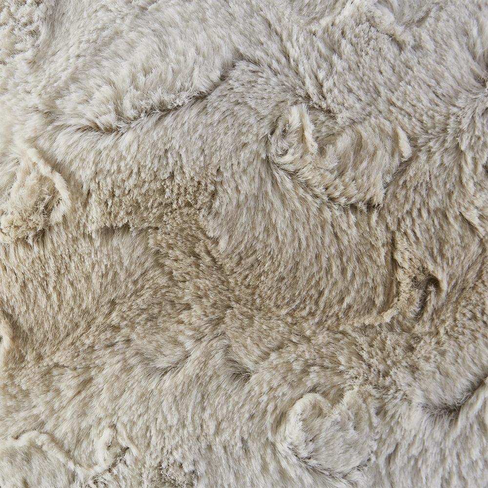 Faux Fur Square Pillow. Picture 1