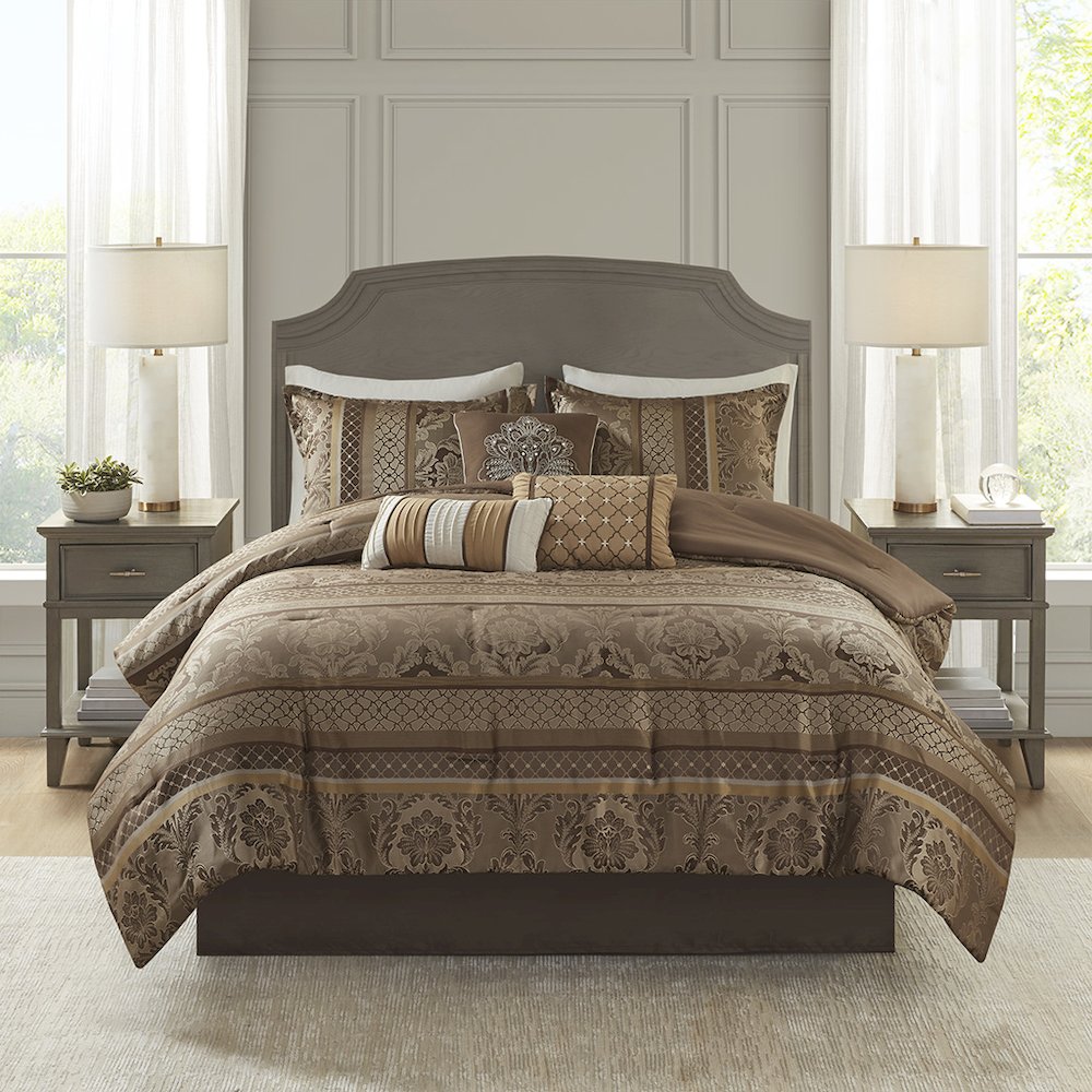 7 Piece Jacquard Comforter Set. Picture 4
