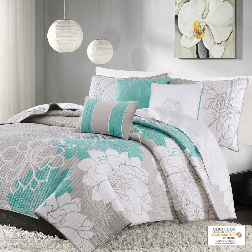 6 Piece Printed Cotton Quilt Set with Throw Pillows. Picture 1