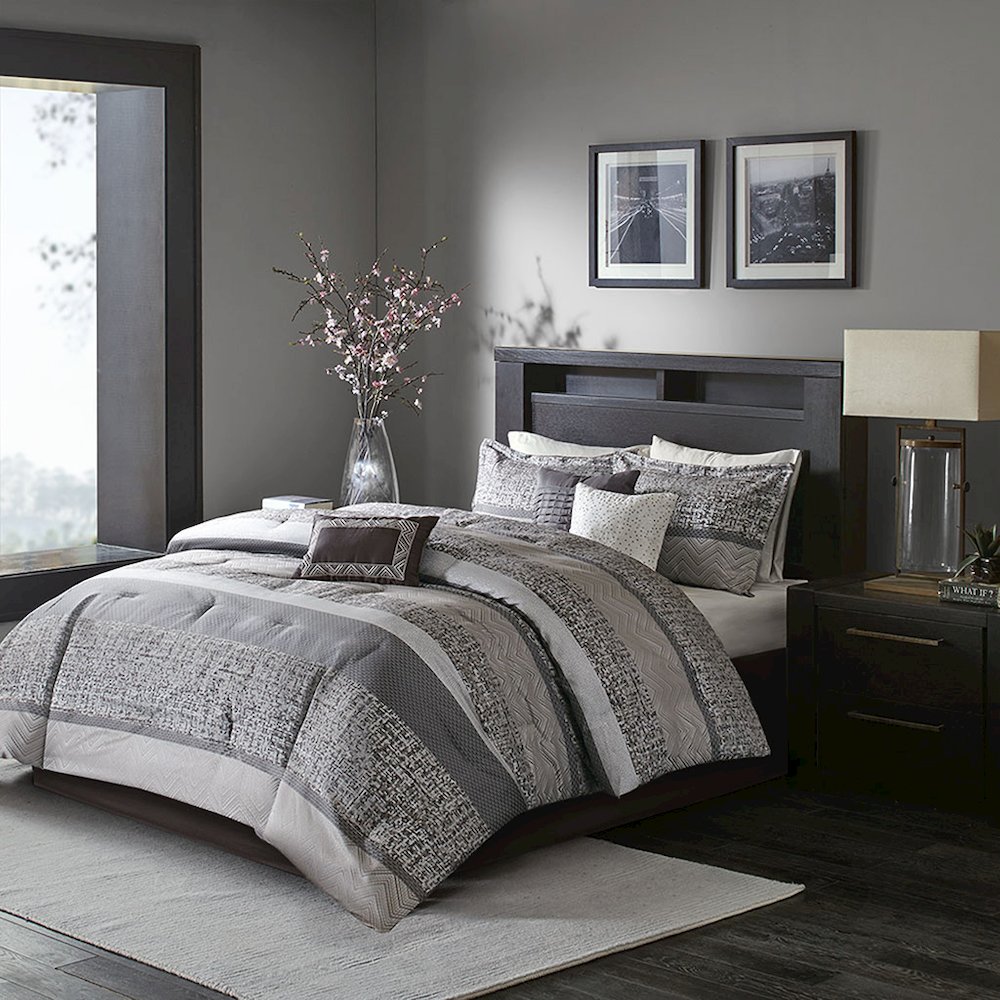 7 Piece Jacquard Comforter Set. Picture 4