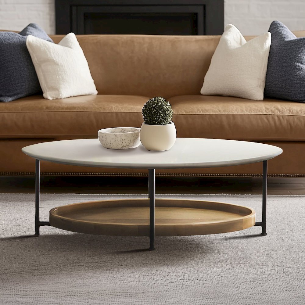 Coffee Table. Picture 2