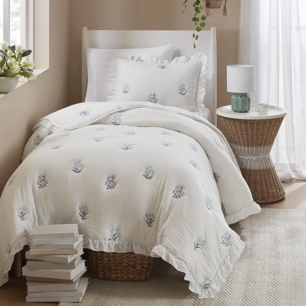 Aglaia Quilt Set. Picture 1
