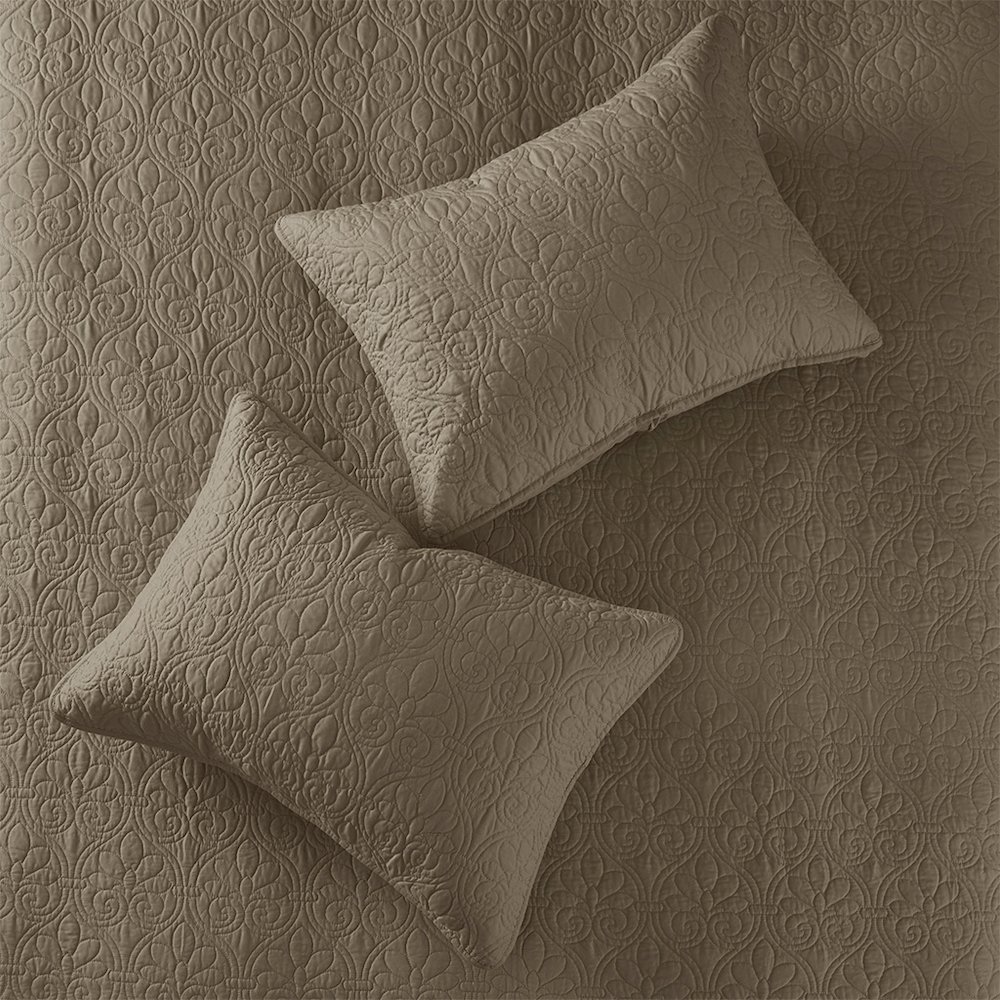 Reversible Bedspread Set. Picture 1