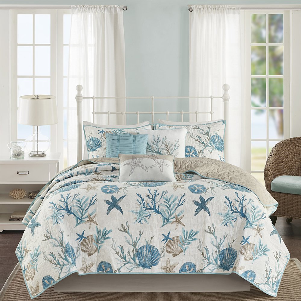 6 Piece Cotton Sateen Quilt Set with Throw Pillows. Picture 2