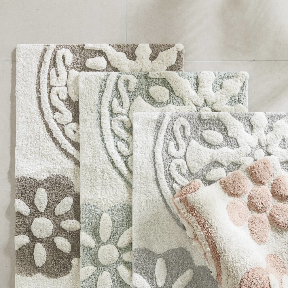 Casablanca Medallion Cotton Tufted Bath Rug. Picture 3