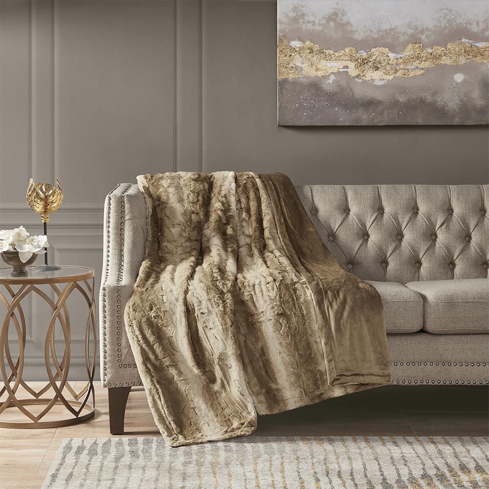 Oversized Faux Fur Throw. Picture 4