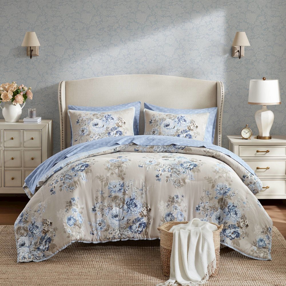 Heather Cottagecore Collection Comforter. Picture 1