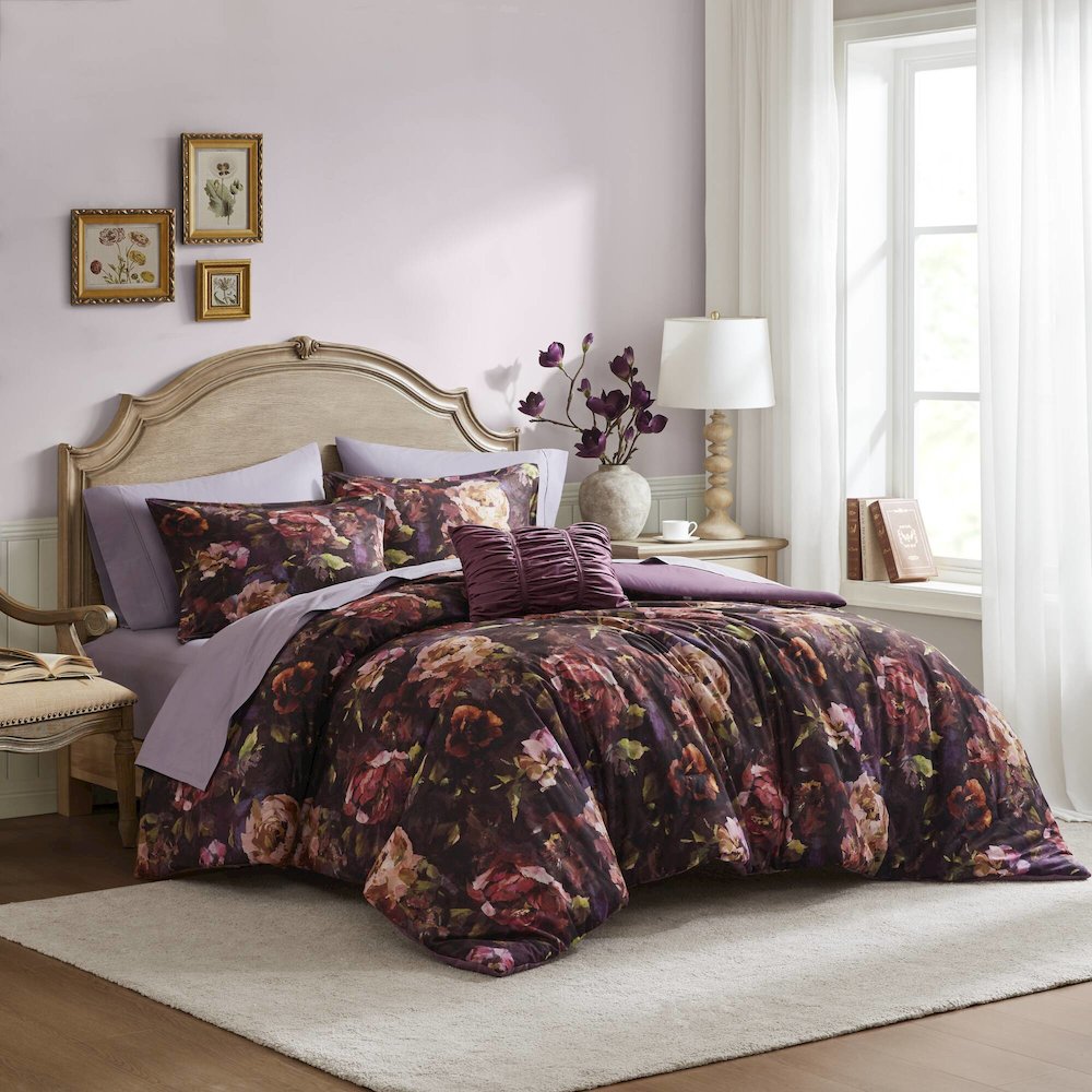 Seraphina velvet comforter set. Picture 1