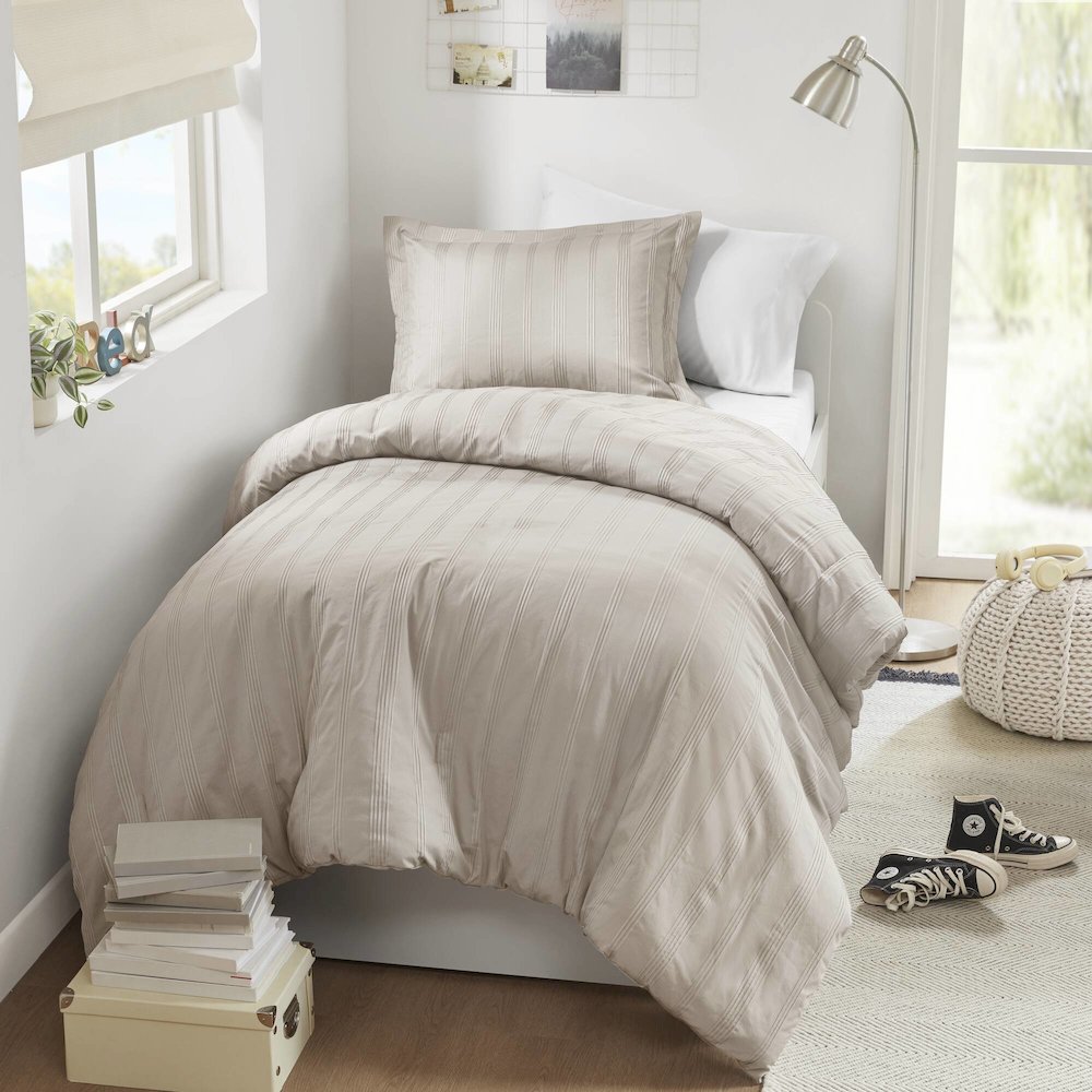 Logan Woven Striped Duvet Set, Neutral color. Picture 4
