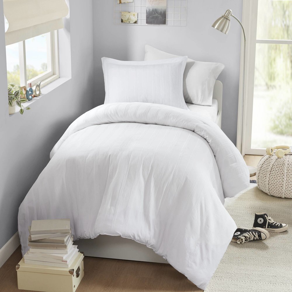 Logan Woven Striped Duvet Set, White color. Picture 5