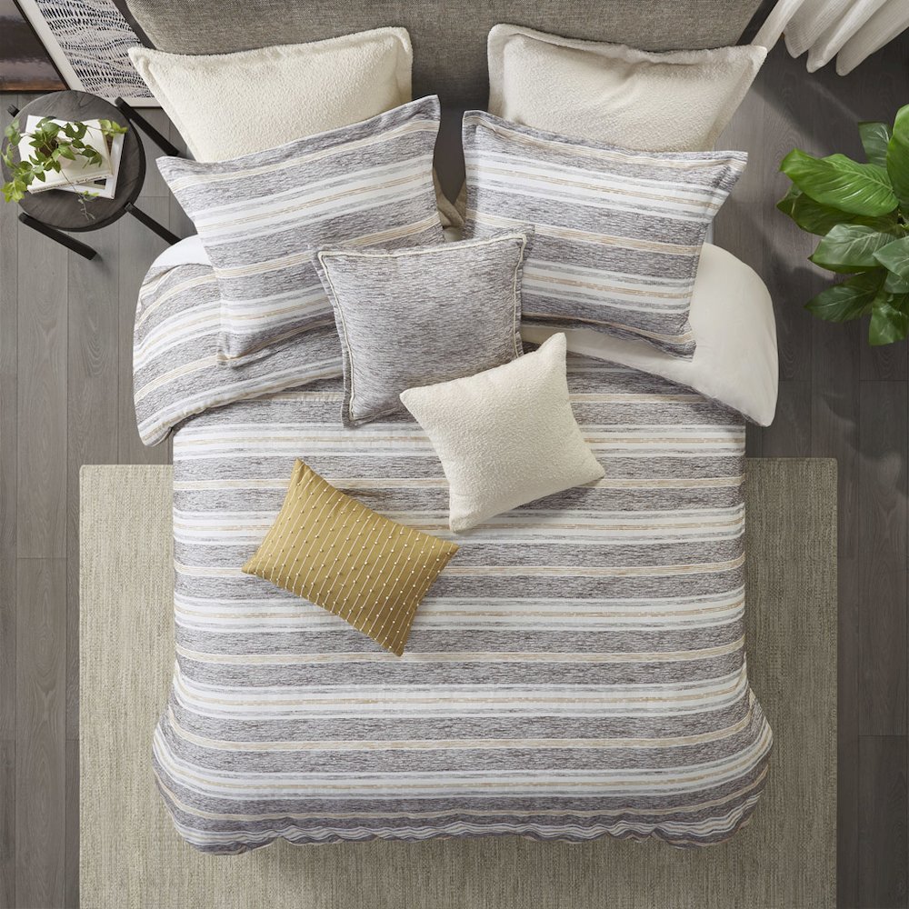 Oversized Chenille Jacquard Striped Comforter Set with Euro Shams. Picture 3