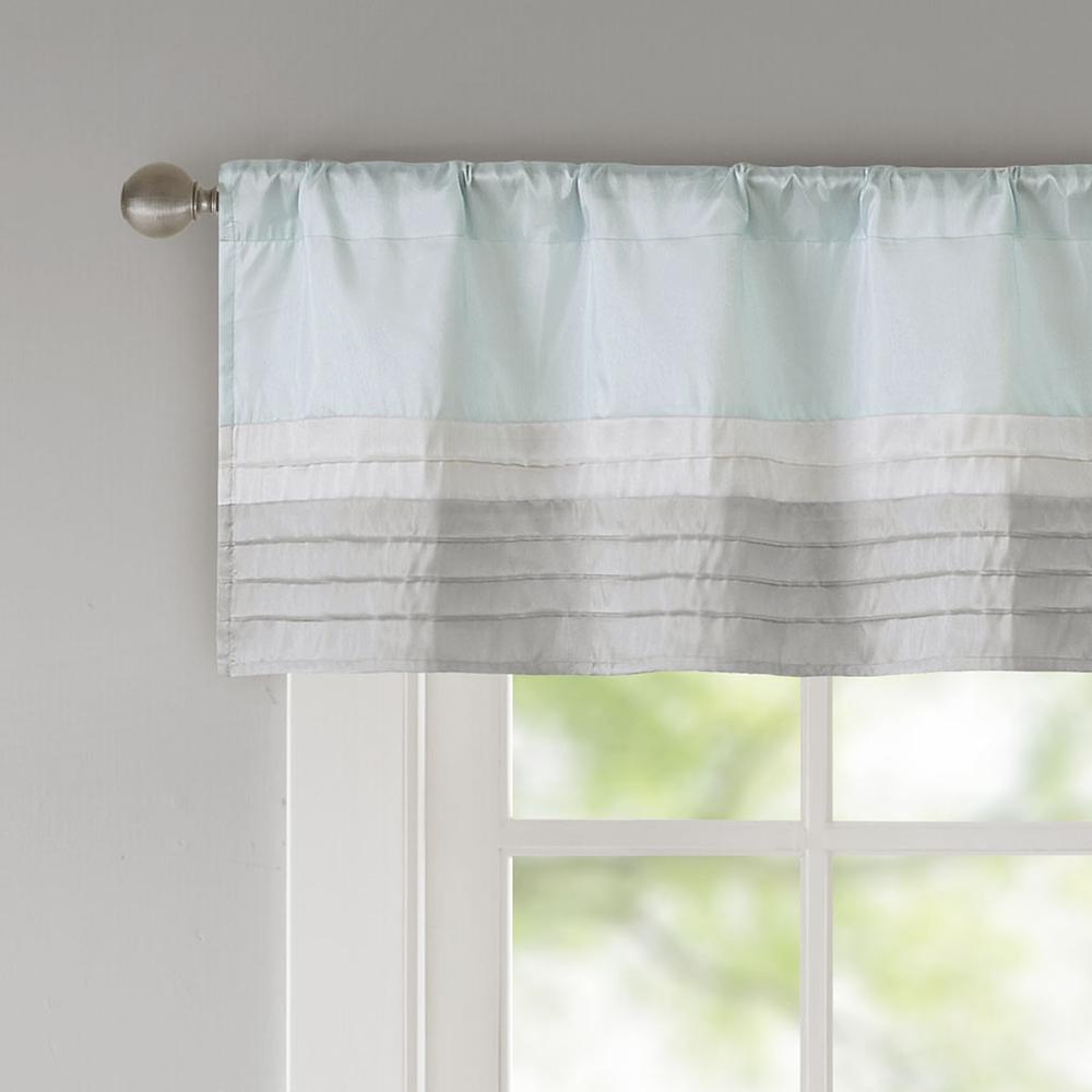 Polyoni Pintuck Valance. Picture 2
