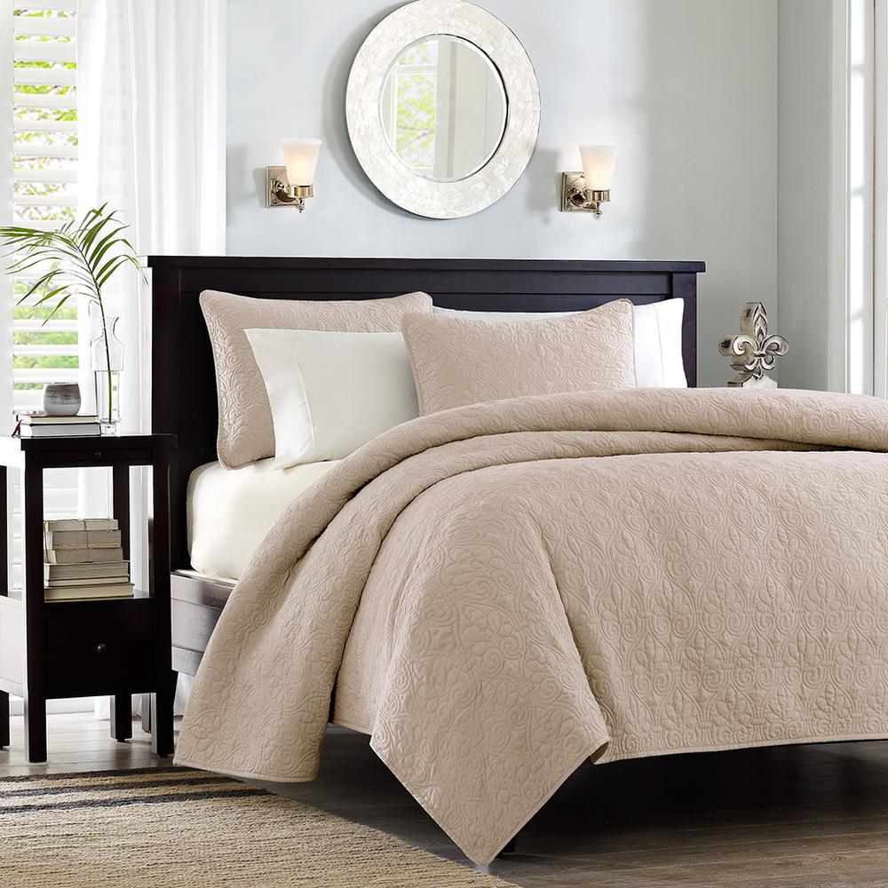 Quebec 3 Piece Reversible Quilt Set, Khaki color. Picture 1