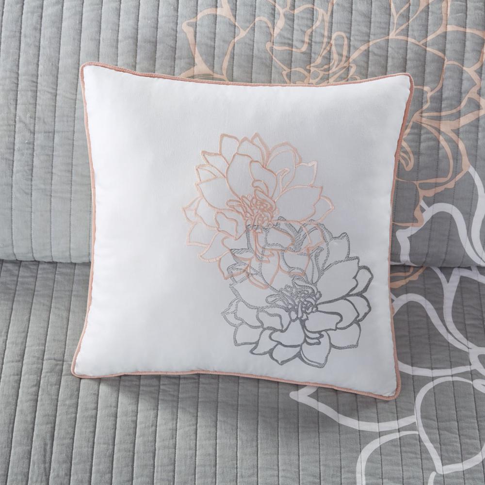 6 Piece Printed Cotton Quilt Set with Throw Pillows. Picture 1