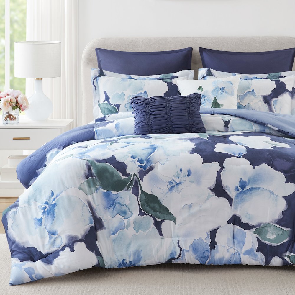 Shanti 7pcs Printed Comforter set. Picture 1