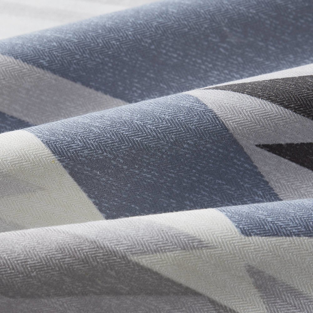 Bitter Creek Oversized Comforter Set. Picture 3