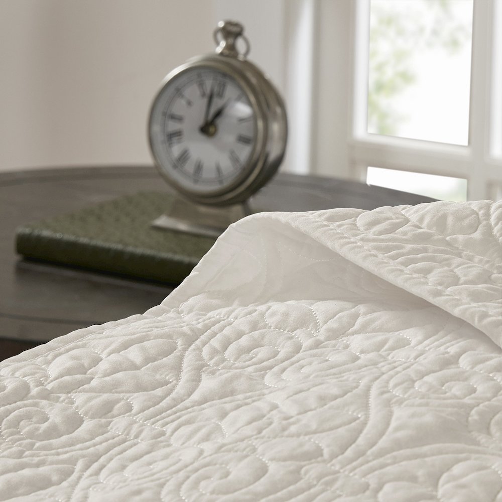 Reversible Bedspread Set. Picture 3