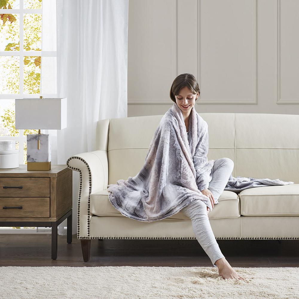 Oversized Faux Fur Throw. Picture 5