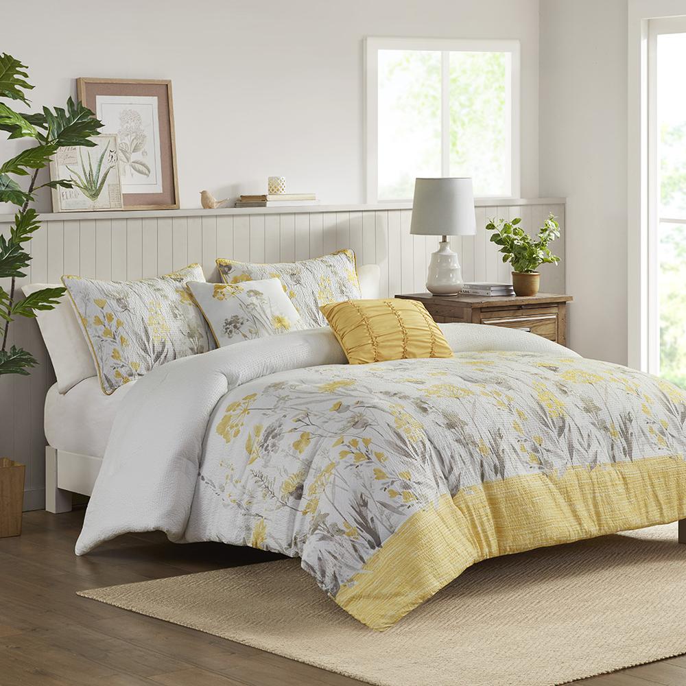 5 Piece Seersucker Comforter Set with Throw Pillows. Picture 1