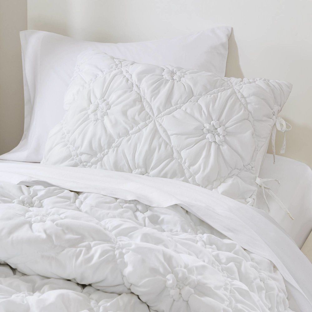 Lily 2PCS Comforter Set, White color. Picture 5