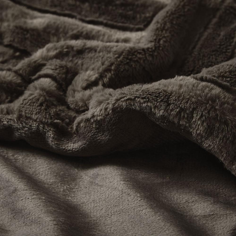 Ultra Plush Down Alternative Throw. Picture 1