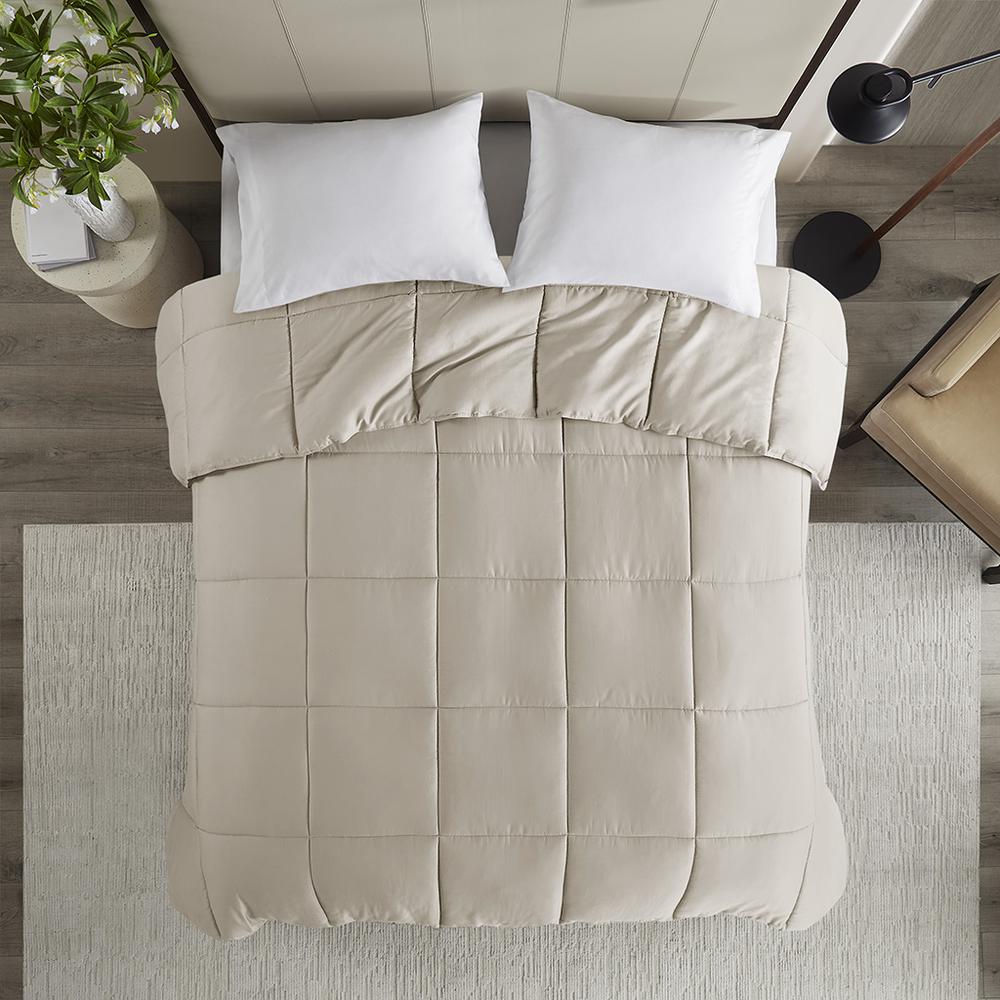 300 Thread Count Cotton Shell Luxury Down Alternative Comforter. Picture 5