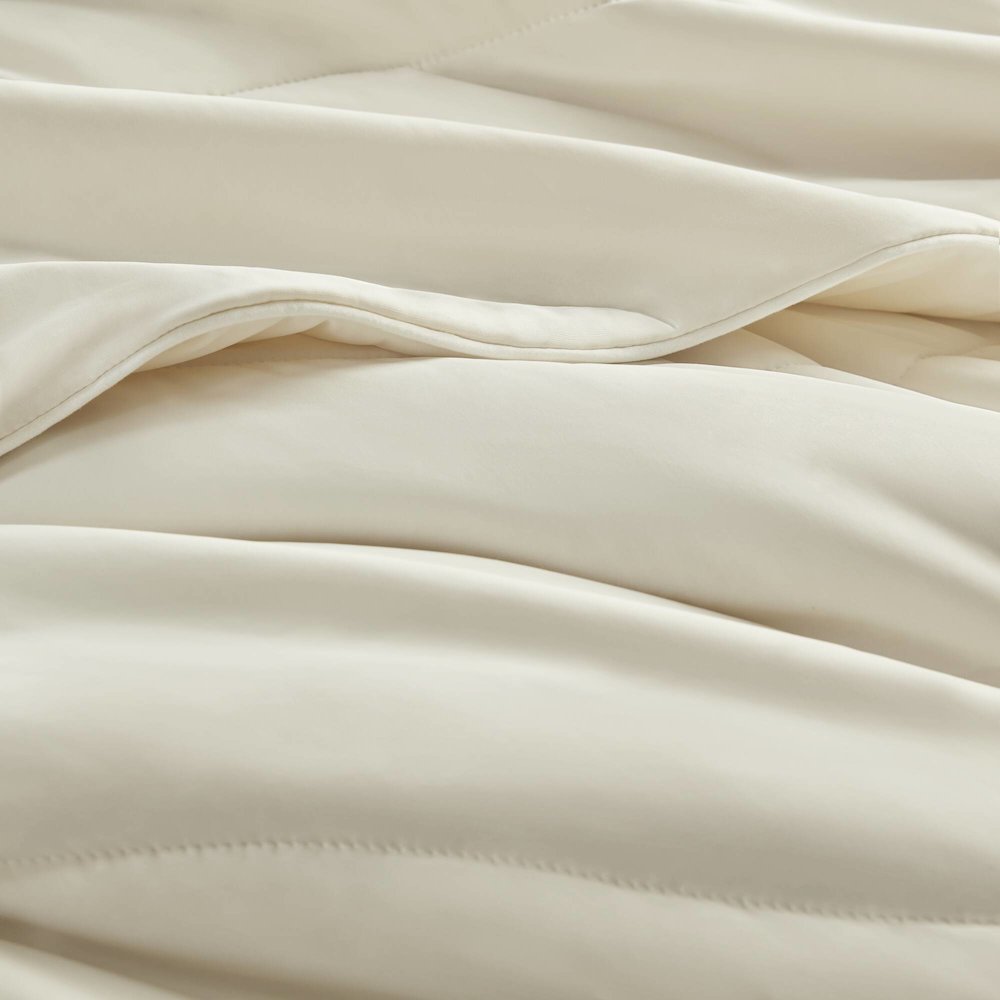 Reversible Tencel Comforter Blanket, Ivory color. Picture 4