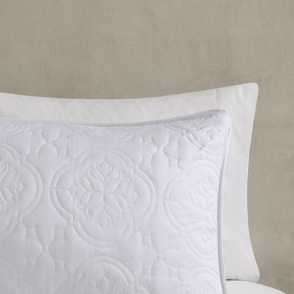 Oakley 3 Piece Reversible Bedspread Set, White color. Picture 3