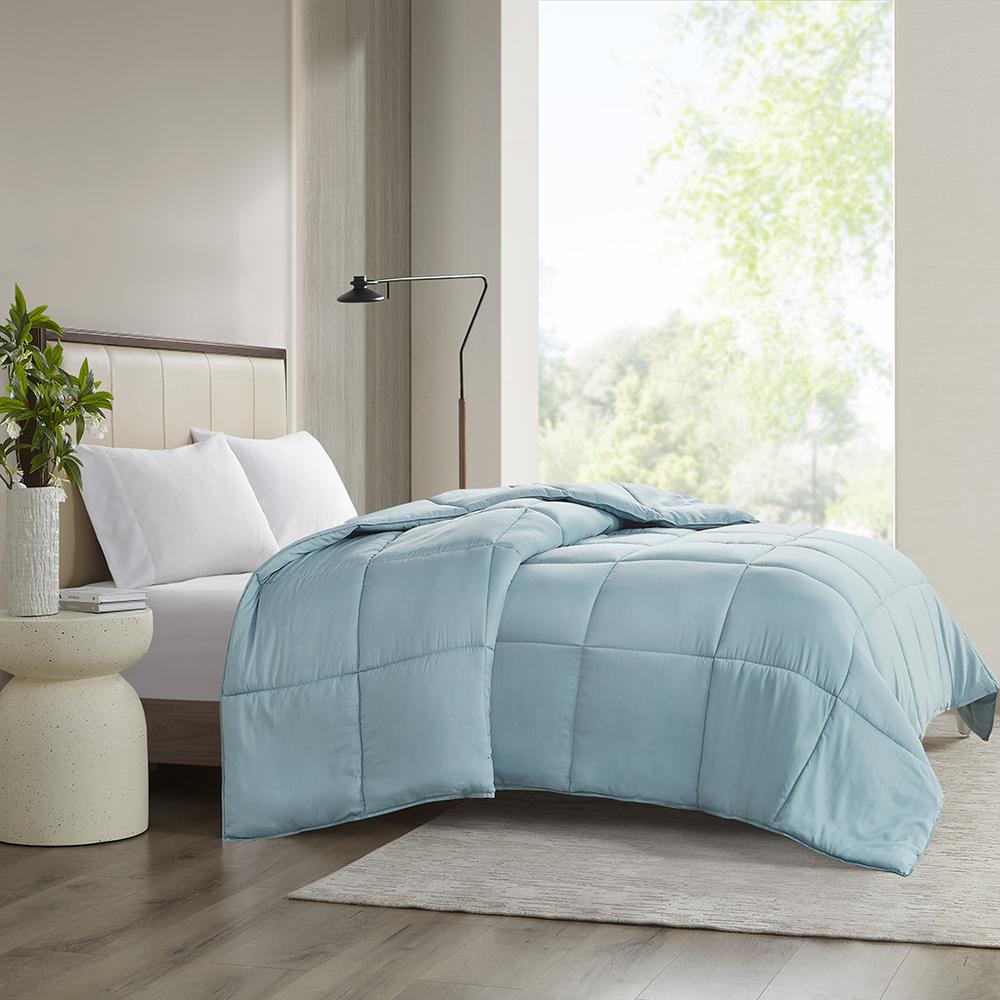 300 Thread Count Cotton Shell Luxury Down Alternative Comforter. Picture 1