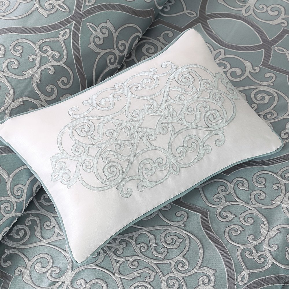 12 Piece Comforter Set with Cotton Bed Sheets. Picture 3