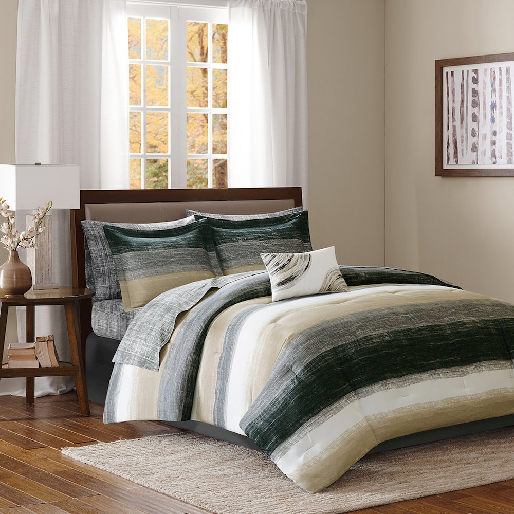 9 Piece Comforter Set with Cotton Bed Sheets. Picture 1