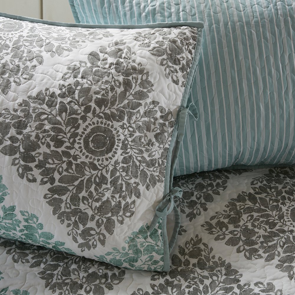 Reversible Aqua Daybed Set, Belen Kox. Picture 2