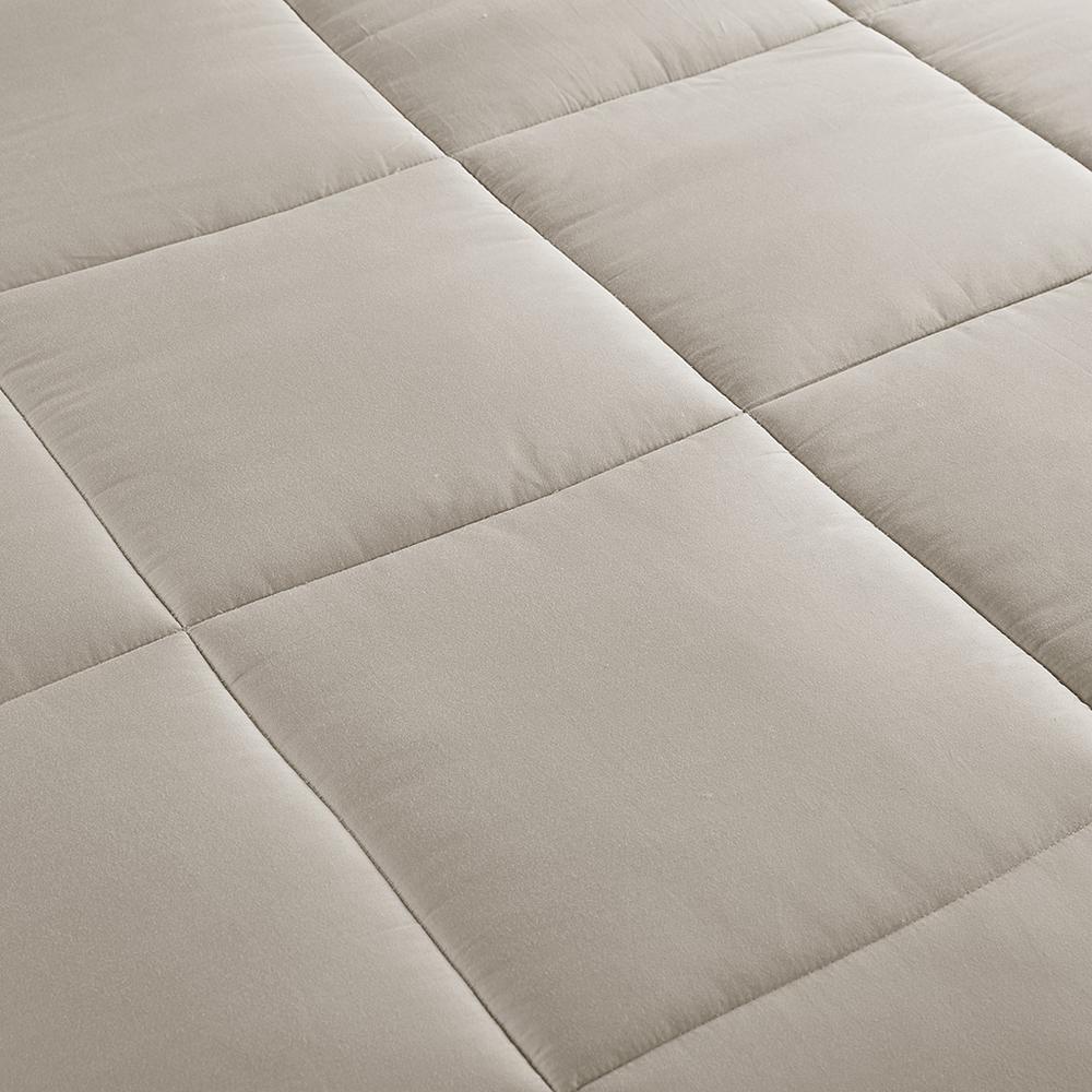 300 Thread Count Cotton Shell Luxury Down Alternative Comforter. Picture 4