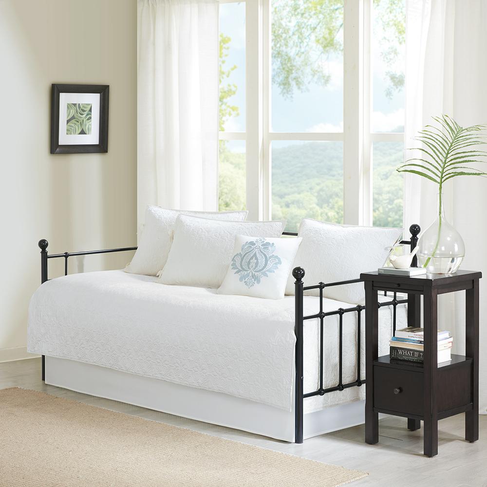 Quebec 6 Piece Reversible Daybed Cover Set, White color. Picture 4