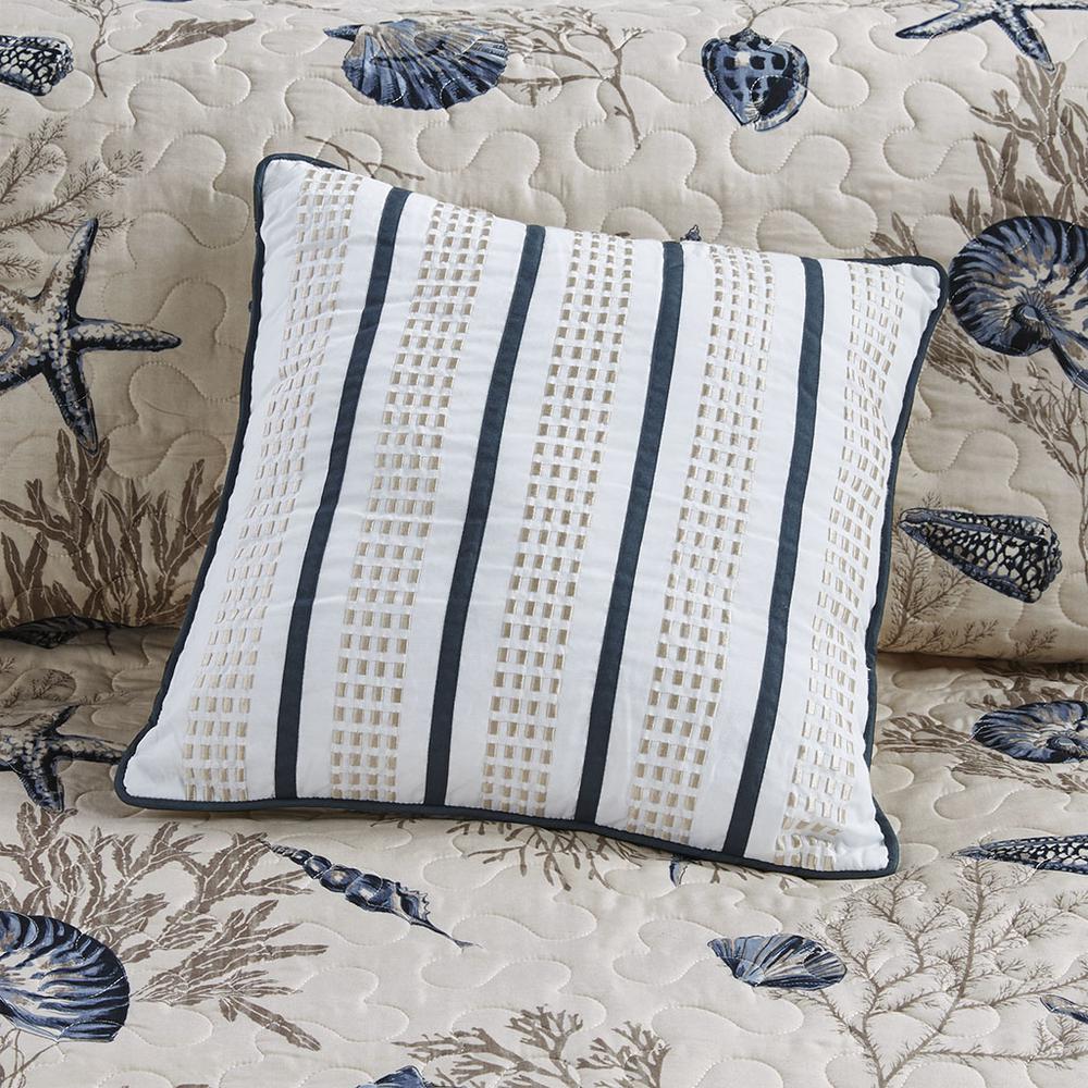 Brushed Microfiber Quilt Set with Throw Pillows. Picture 3