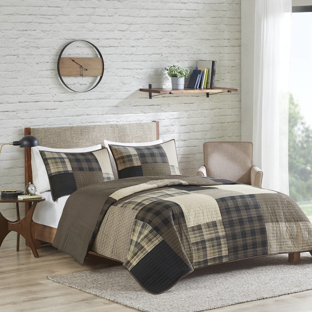 Winter Hills Oversized Cotton Quilt Set, Tan color. Picture 1