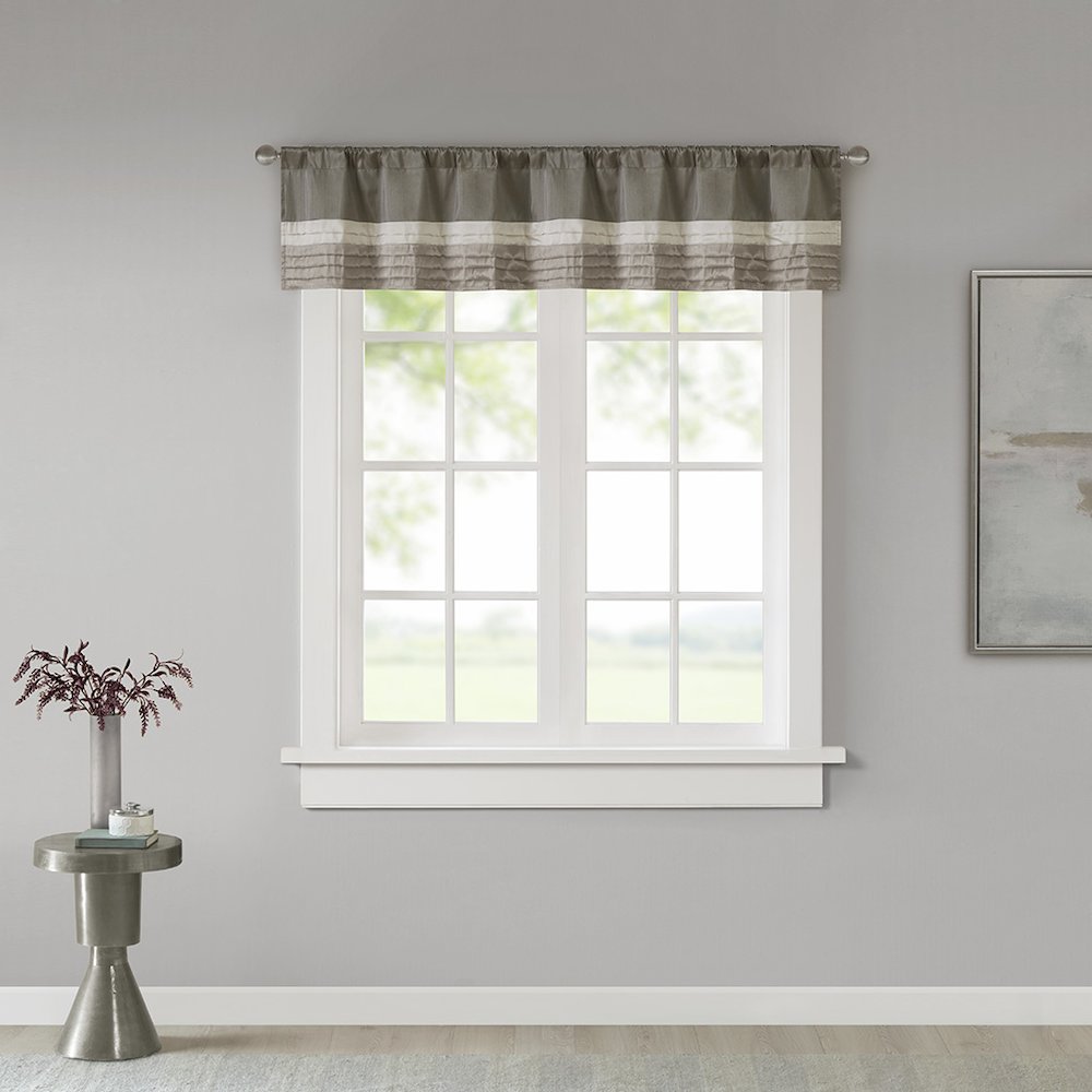 Polyoni Pintuck Window Valance. Picture 4