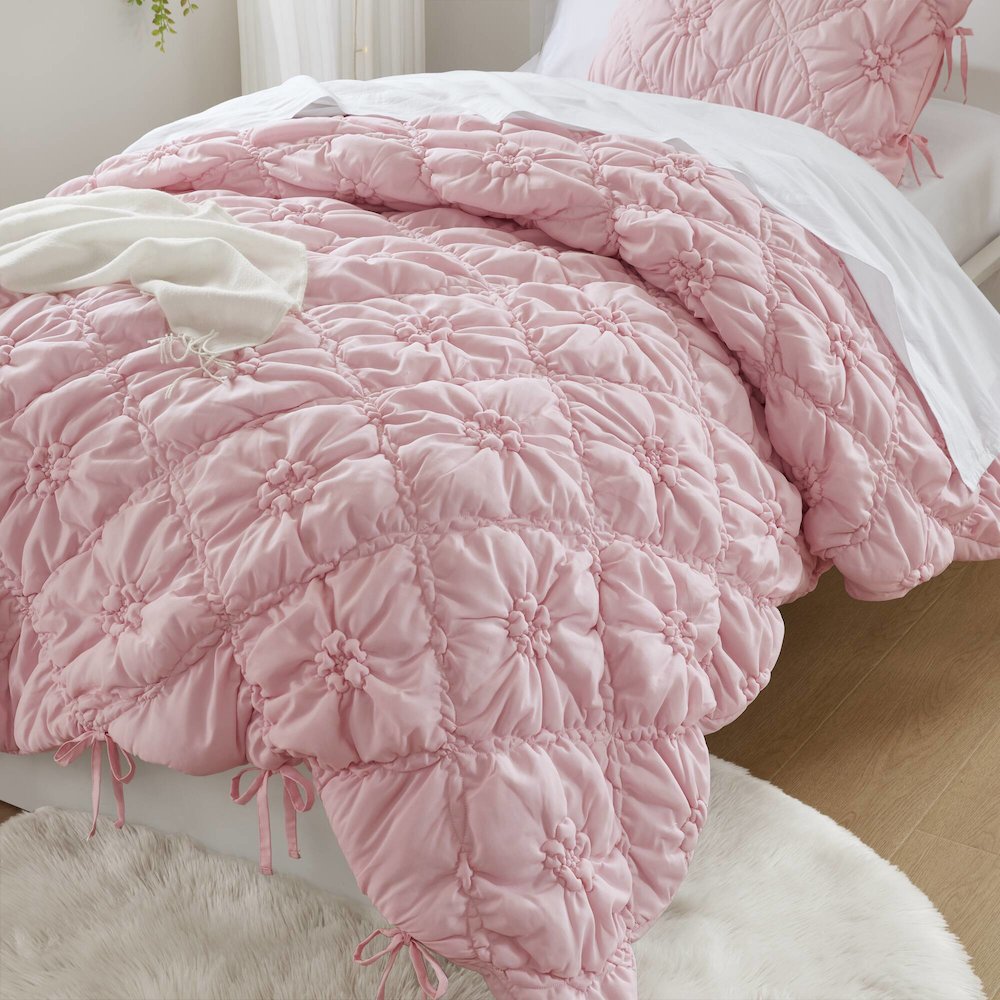 Lily 2PCS Comforter Set, Pink color. Picture 2