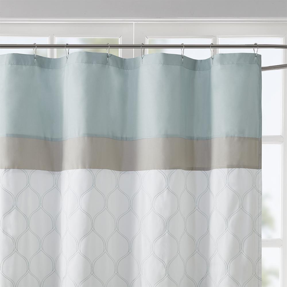 Printed and Embroidered Shower Curtain. Picture 5