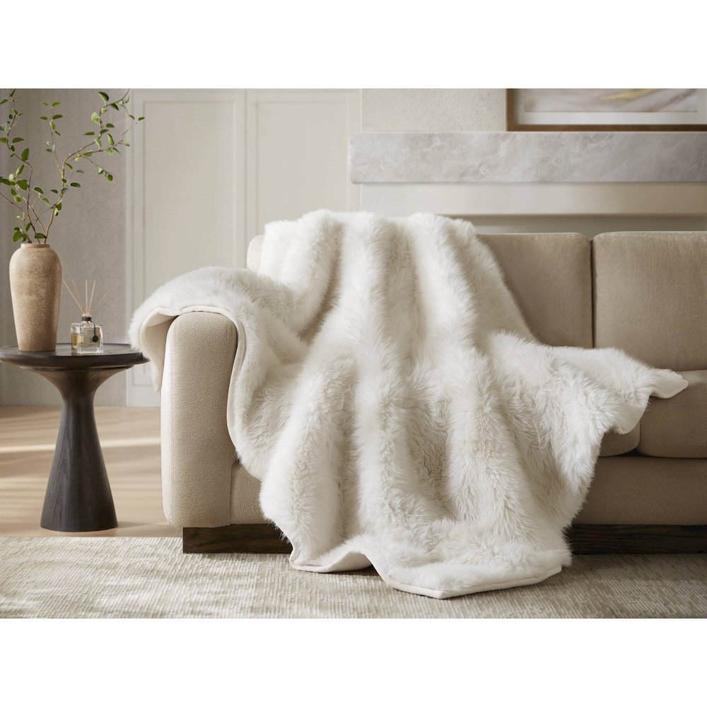 Botswana Animal Print Faux Fur Throw Blanket, Polar Bear color. Picture 5