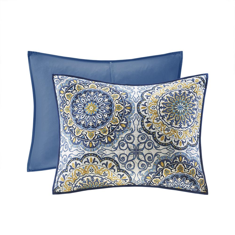 6 Piece Reversible Quilt Set with Throw Pillows. Picture 3